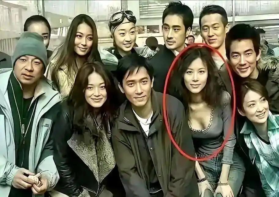 世俱杯买球官网-终于懂了！邓文迪见田朴珺转身就走，根本不是没礼貌，是真看不上